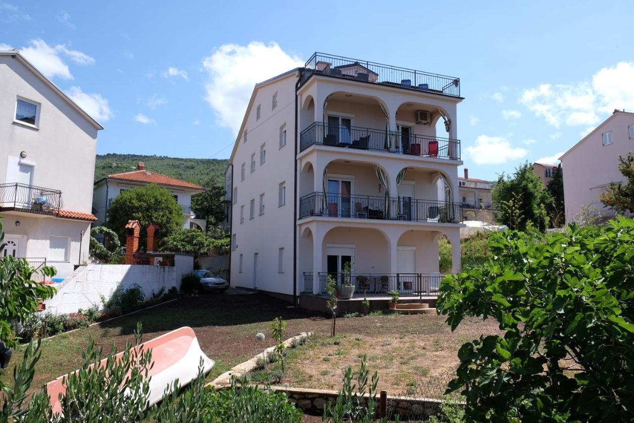 Apartmani Mojca Selce Buitenkant foto