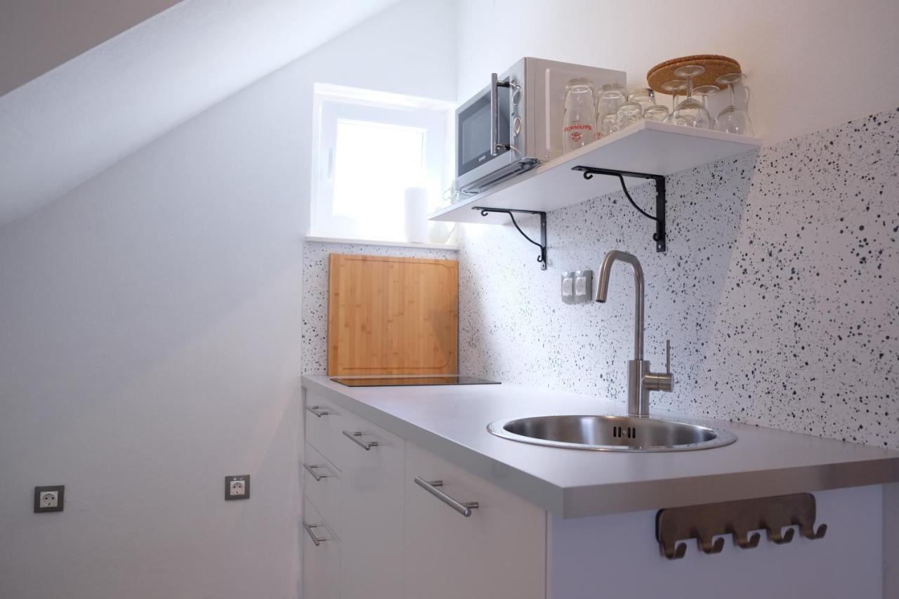 Apartmani Mojca Selce Buitenkant foto